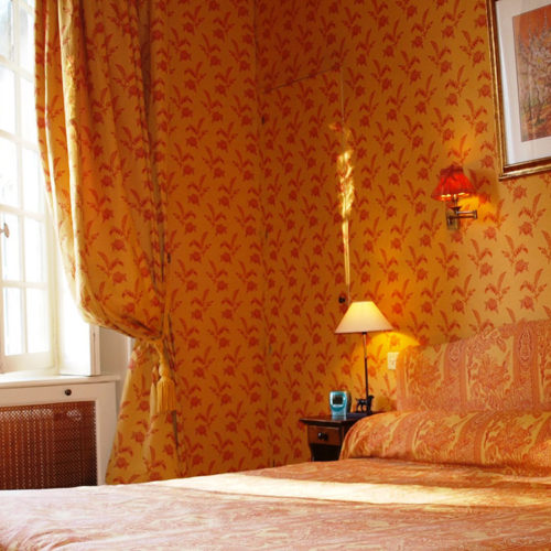 chambre-tradition-charme-confort chambre-tradition-vue-charme-intime